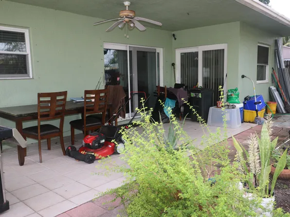 3889 Hiawatha Avenue, West Palm Beach, FL 33409