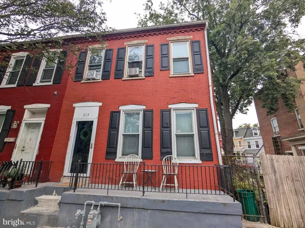 319 S Queen St, Lancaster, PA 17603