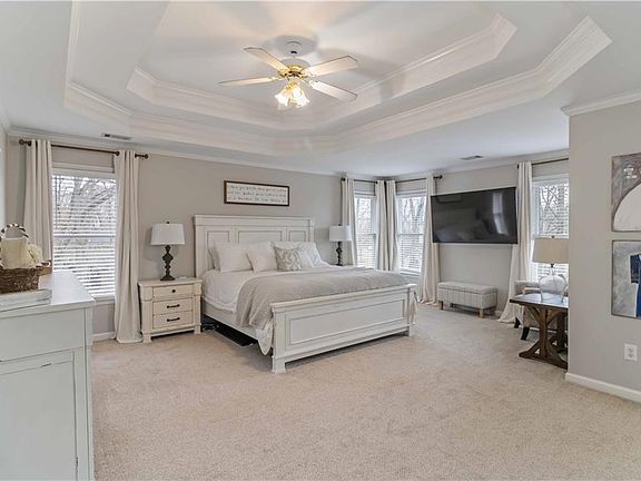 4th image of 645 Summerwind Way