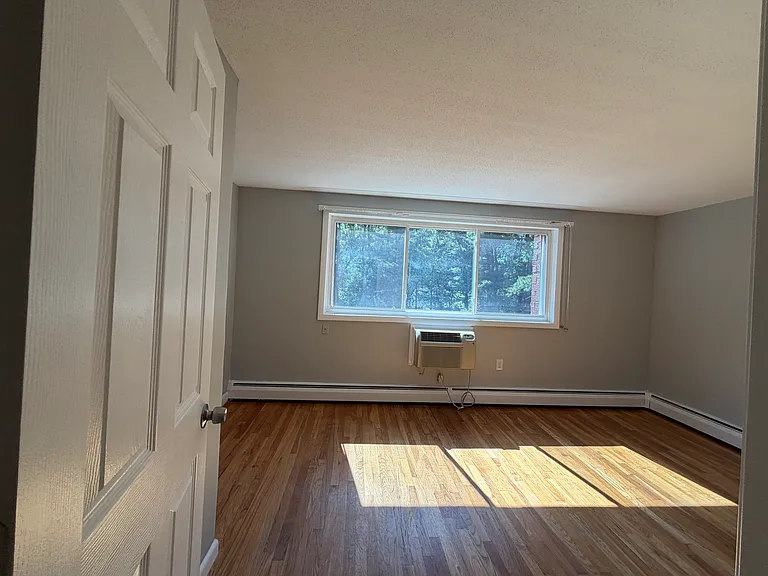 138 Store Ave #3O — Photo 4