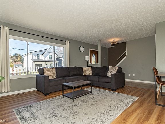 4th image of 951 Shadowrow Ave