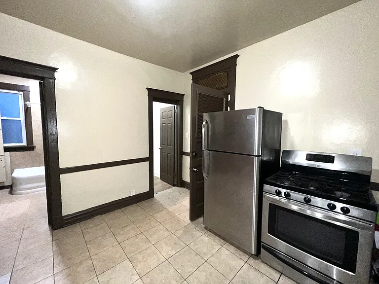 12015 S Stewart Ave — Photo 15