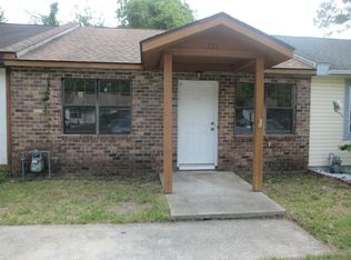 721 Sharon St, Hinesville, GA 31313