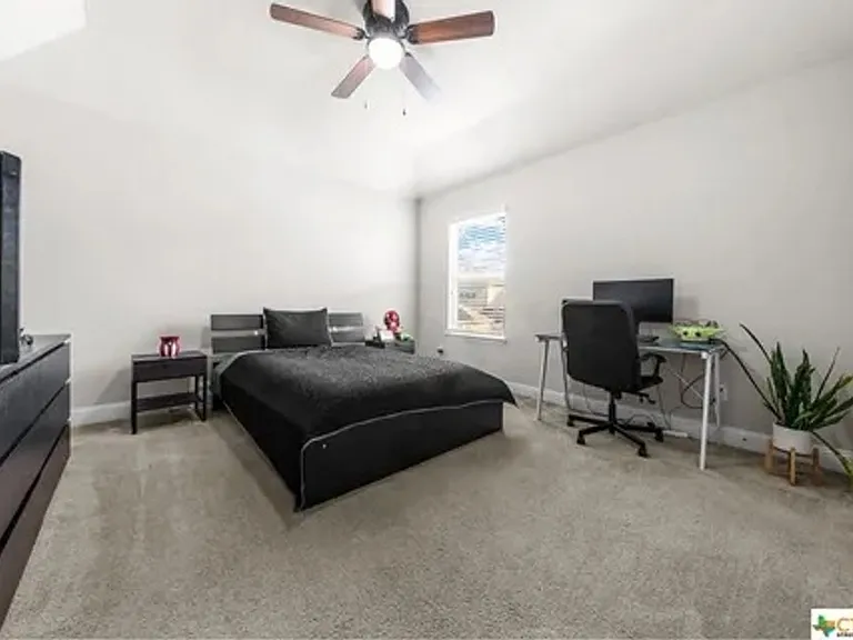 807 Old World Dr — Photo 19
