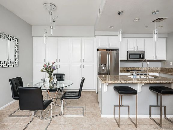 3rd image of 2692 Villas Way