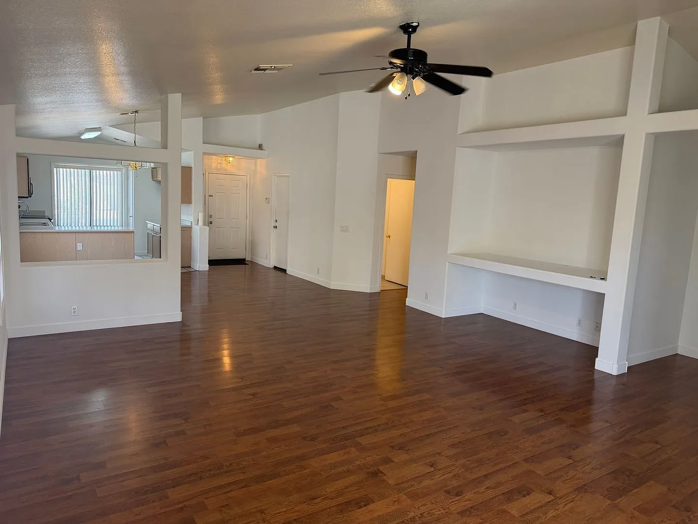 3 bed, 2.0 bath, 1522 sqft, $1,750 — Photo 4