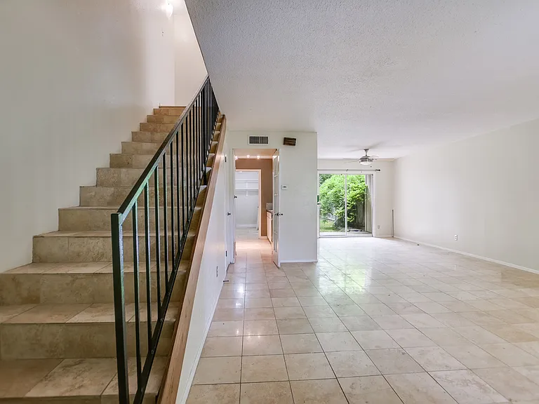 700 Castle Ridge Rd #C — Photo 3