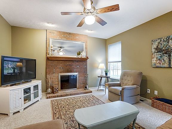 5th image of 10670 Willow Brook Dr