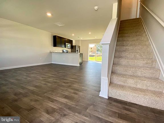 3rd image of 30049 Donnybrook Ln