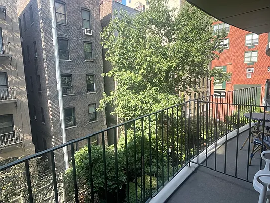 Rented by Compass | media 19