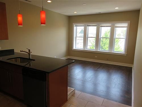 2nd image of 3639 W Shakespeare Ave APT 3E