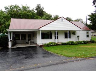 428 Barker Ln, Bristol, VA 24201