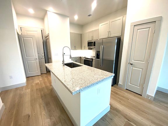 3rd image of 1102 Martin Ave #3111