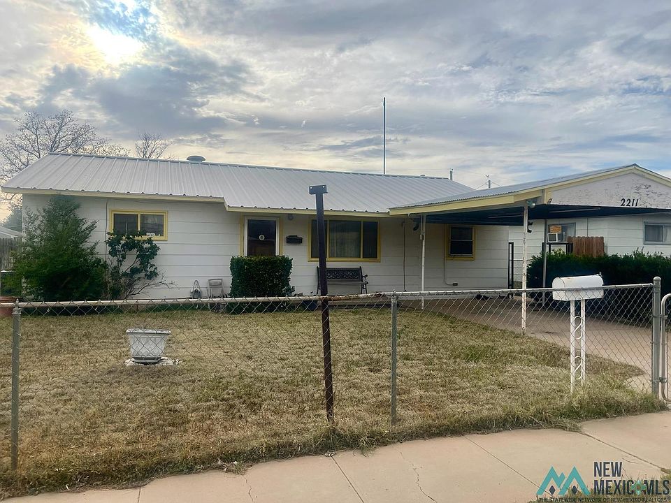 1st image of 2211 N Mora Dr