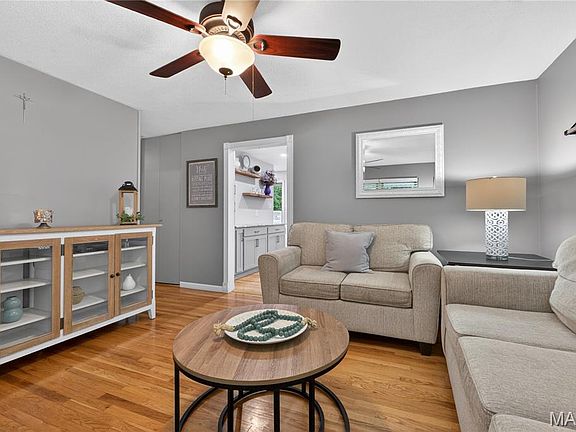4th image of 2847 Laurel View Ln