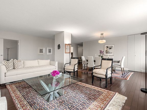 2nd image of 85 E India Row APT 28F