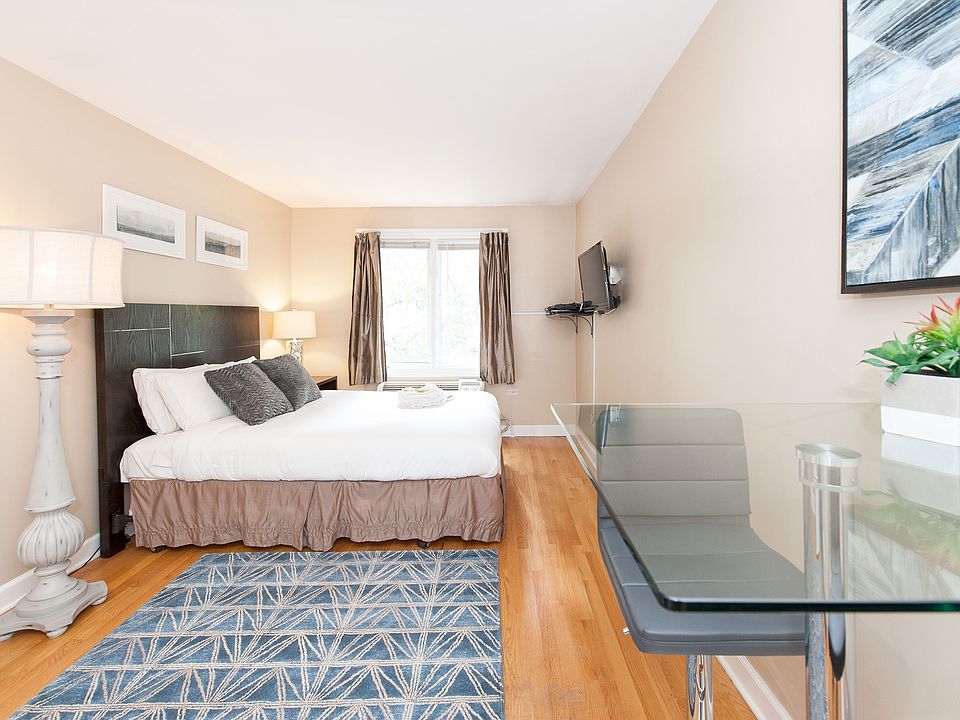 1st image of 28 E Bellevue Pl APT 1A