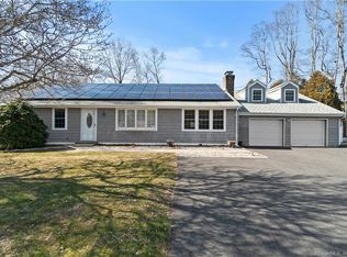 12 Beechwood Ln, Old Lyme, CT 06371