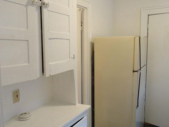 5th image of 111 Oakhill Ave