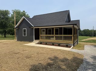 1940 Old Blacktop Rd, Mc Ewen, TN 37101