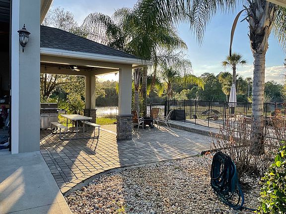 covered porch/detached garag