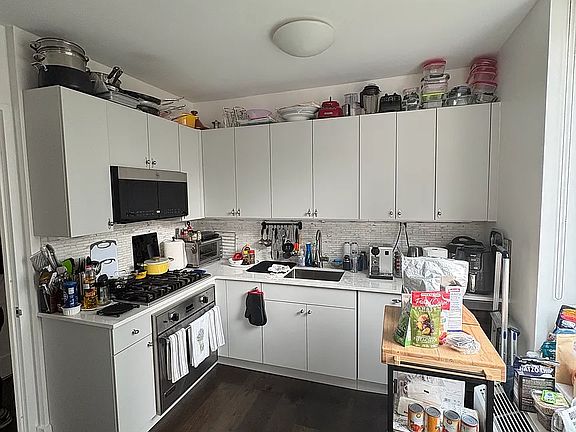 4th image of 80 Riverside Blvd #8P