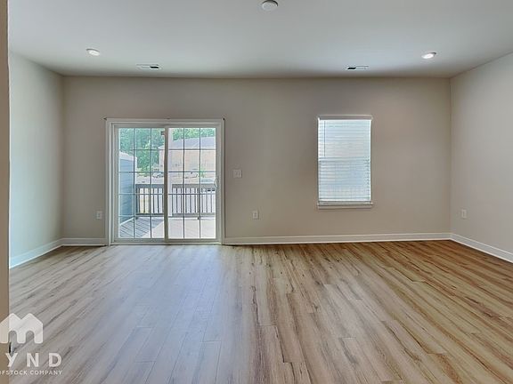 4th image of 137 Callowhill Ln
