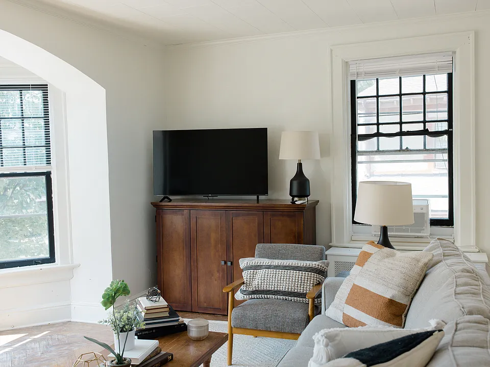 Living Room/ TV