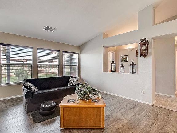 5th image of 750 Del Monte Dr