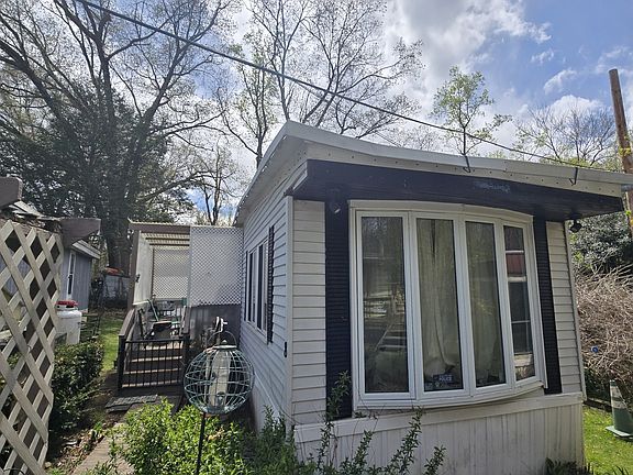 2nd image of 4-8 Blueberry Lane
