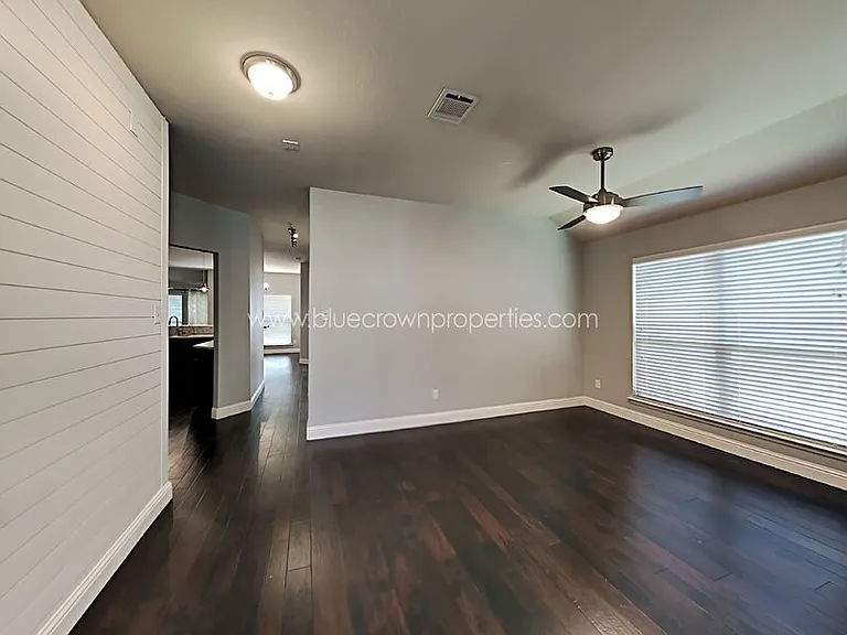 1103 Bexar Ave — Photo 4