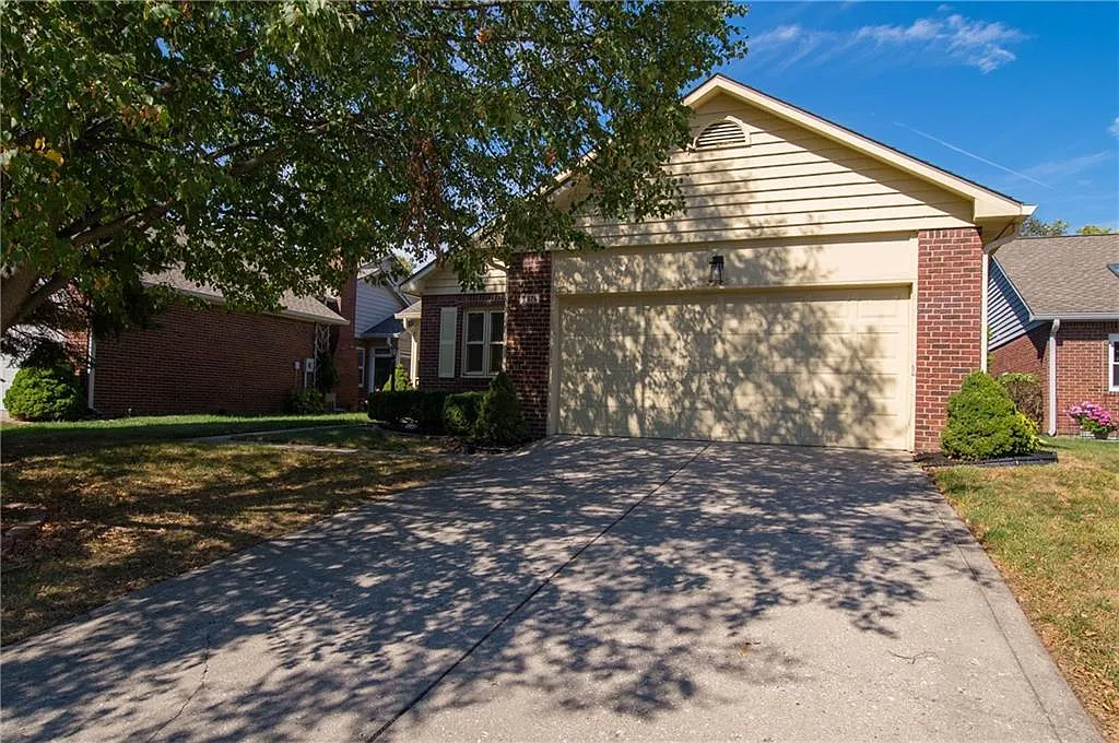 5376 Steinmeier Dr N photo 1