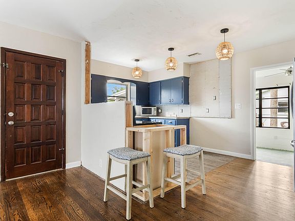4th image of 224 Virginia Ave