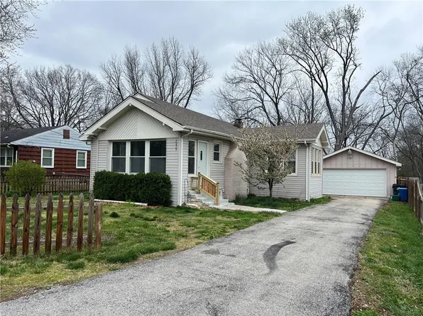 2429 S 45th St, Kansas City, KS 66106