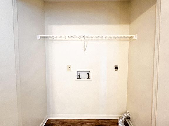 Washer-dryer hookups