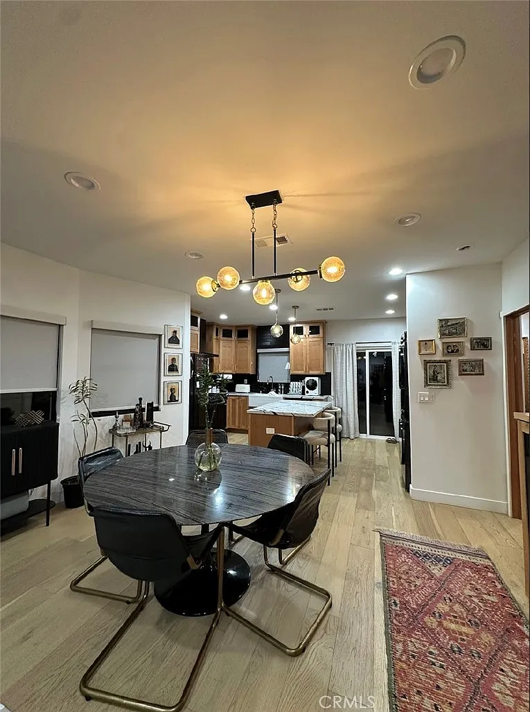 3 bed, 1244 sqft, $5,850 — Photo 3