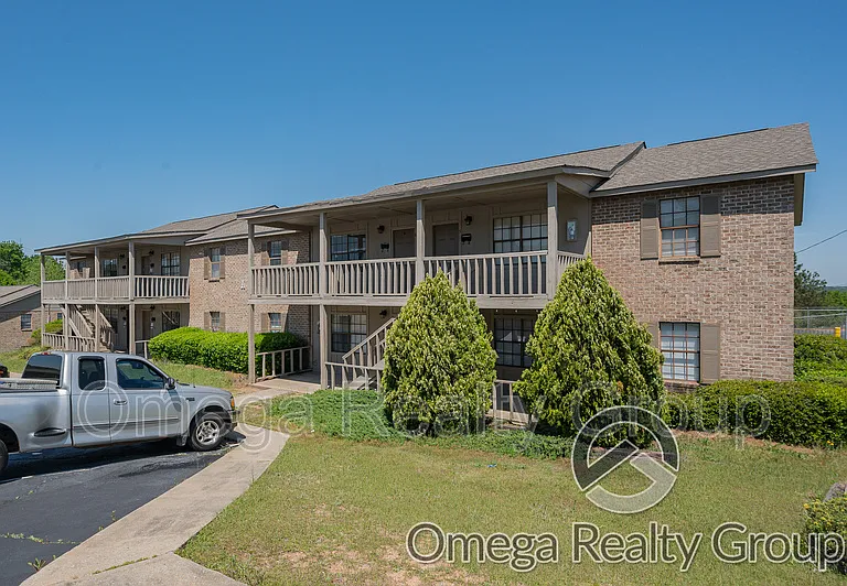 Lakeridge Apartments — Photo 2