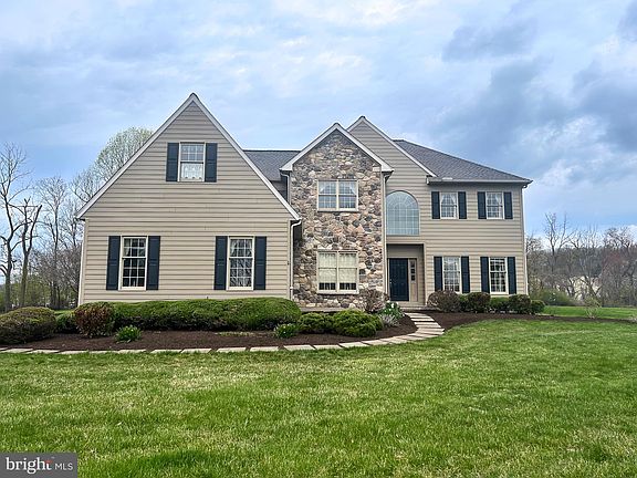 3rd image of 118 Aspen Dr