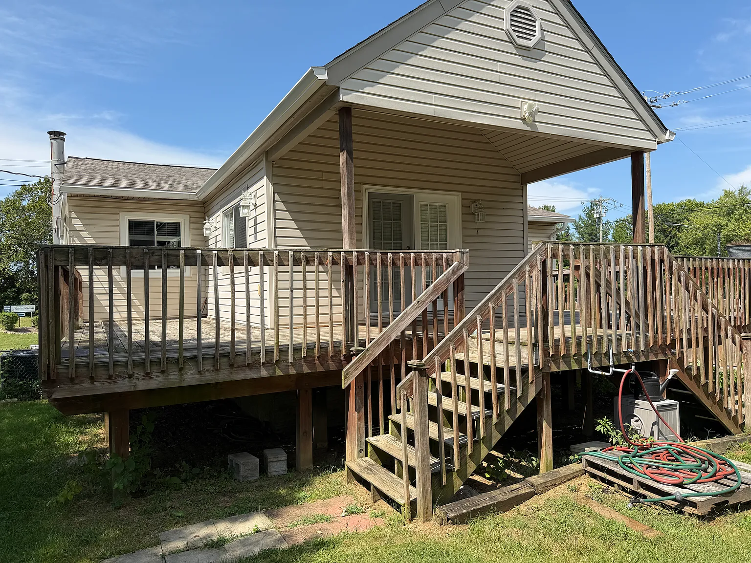 3 bed, 2160 sqft, $2,500 — Photo 2