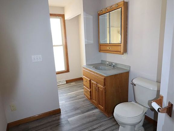 2nd image of 634 E Oshkosh St #1
