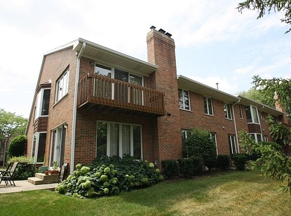2nd image of 1649 N Belmont Ct #1949