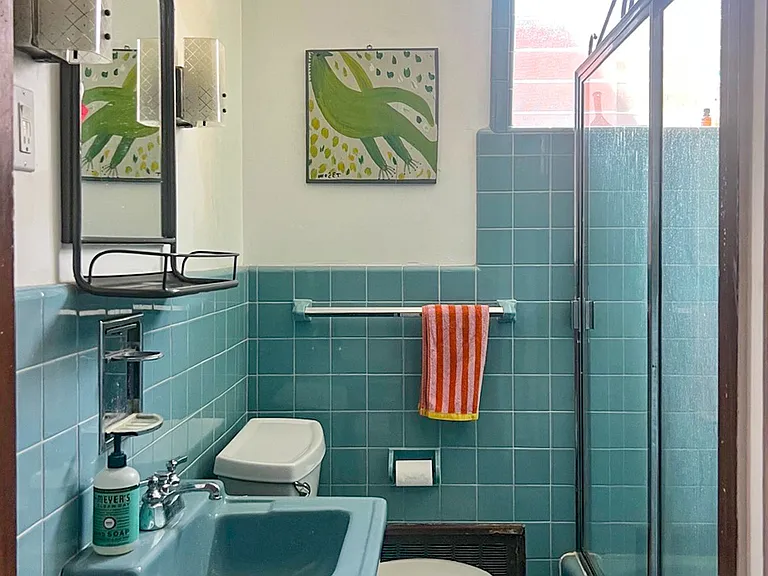 2nd floor - bathroom