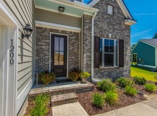 1200 Raven Rd, Hanahan, SC 29410