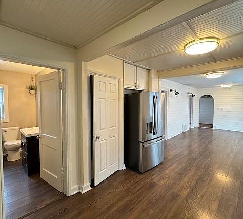 3rd image of 3819 Loraine Ave SW