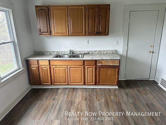 5th image of 9521 Mount Auburn Ave Unit 2