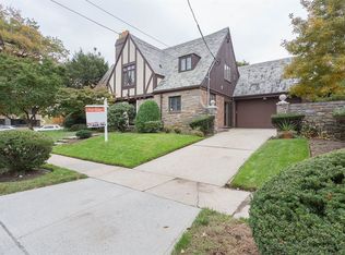 16040 11th Ave, Whitestone, NY 11357