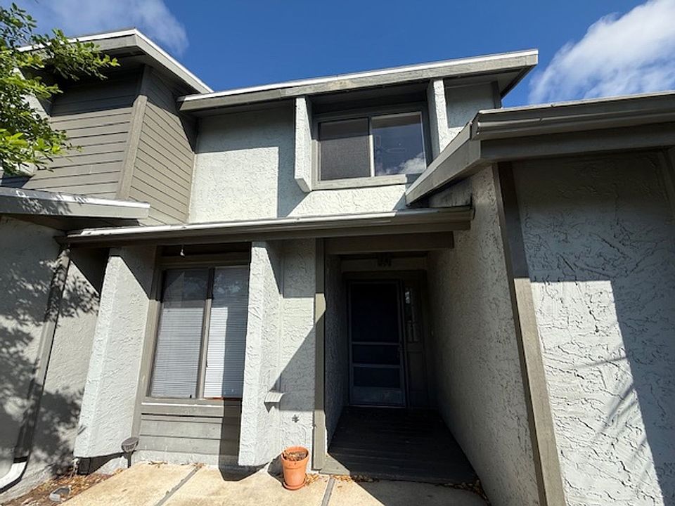 1st image of 150 Limewood Pl Unit 6