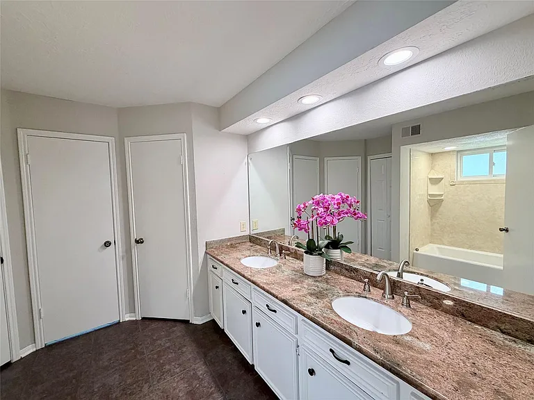 2306 Rushbrook Dr — Photo 17