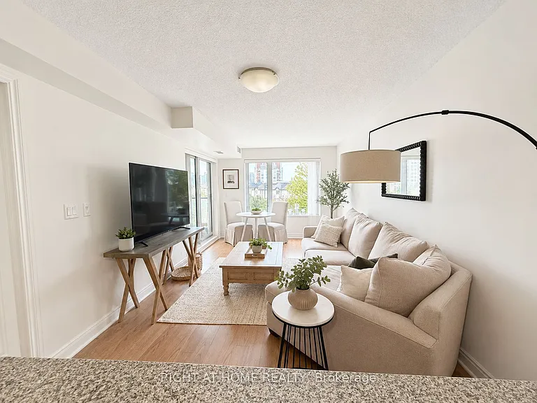273 S Park Rd #518 — Photo 2