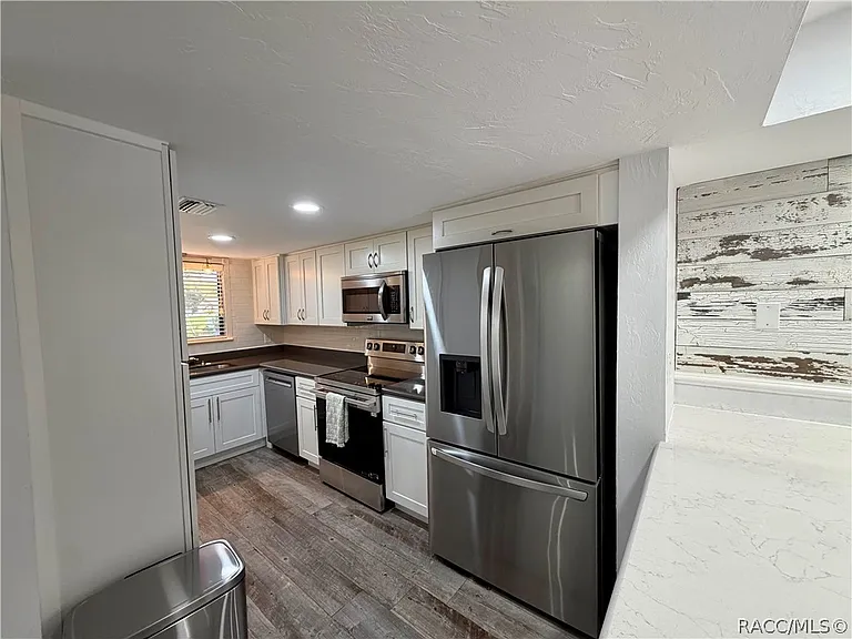 65 Beach Ln #A — Photo 11